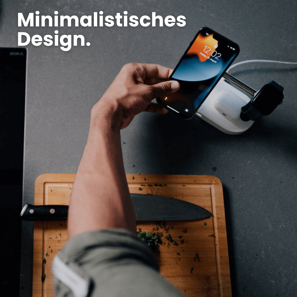 Weißes 3-in-1 MagSafe Ladegerät mit minimalistischem Design – iPhone, Apple Watch und AirPods kabellos laden.