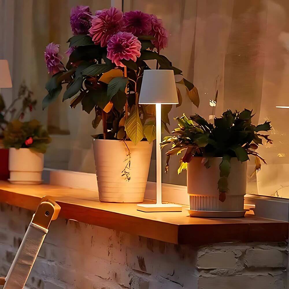 Kabellose LED-Tischlampe in modernem Design, dimmbar