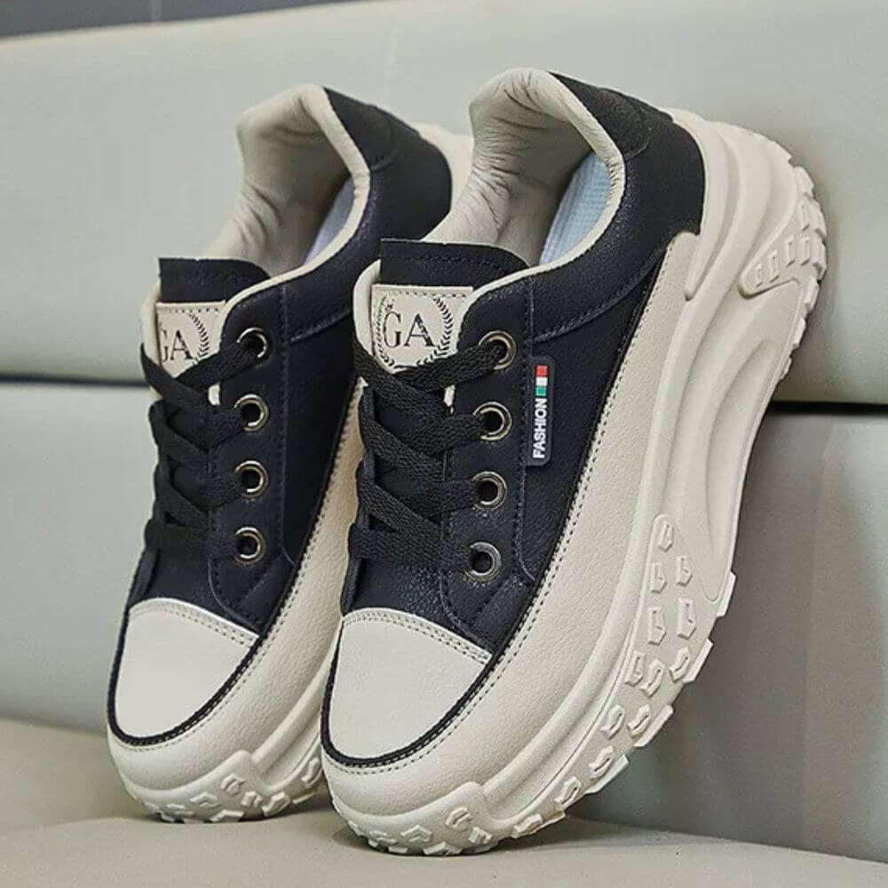 Schwarze Michaela Sandalen für eine perfekte Fußausrichtung und reduzierte Ermüdung beim Laufen.