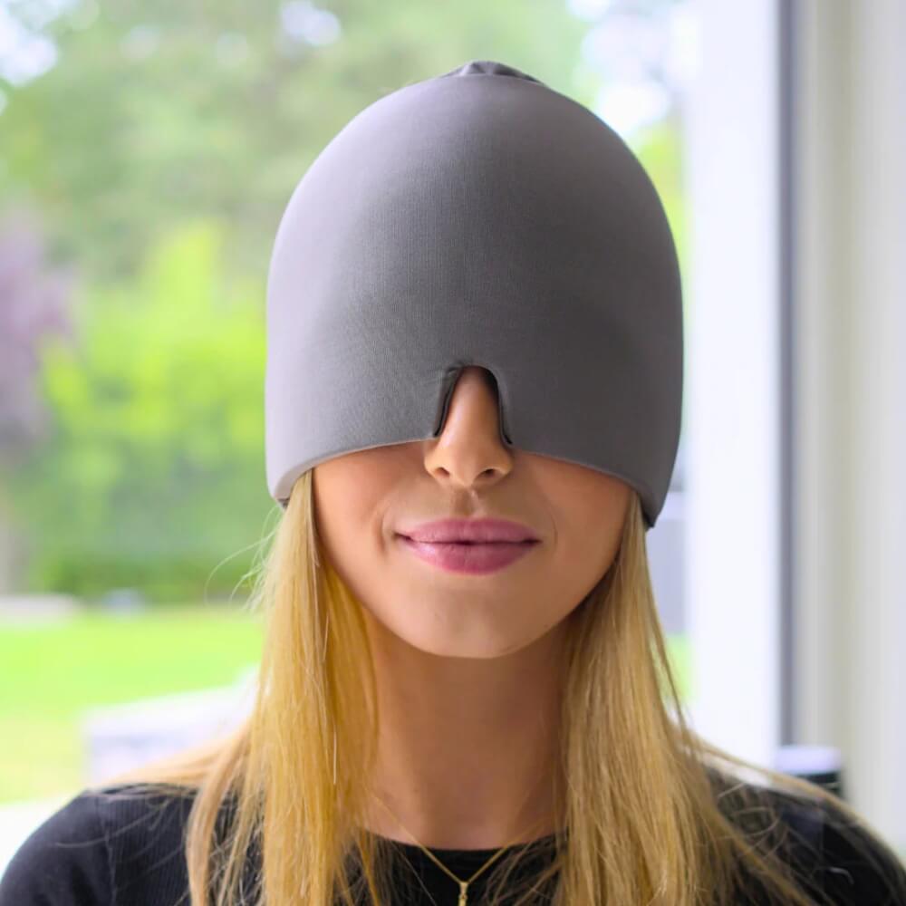MigraCool Migränehaube in Grau – Perfekt für Ruhe und Erholung bei Migräne, Kopfschmerzen und Stresssymptomen.
